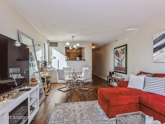 4th image of 3660 N Lake Shore Dr APT 803