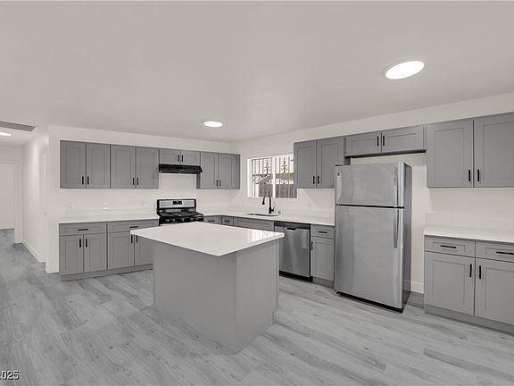 3rd image of 4450 Mountain Vista St