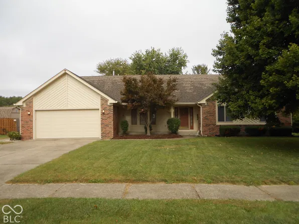 552 Echo Bend Blvd, Greenwood, IN 46142