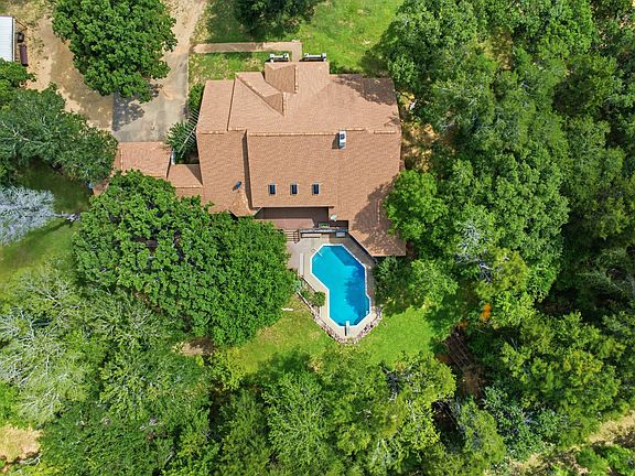 4th image of 466 Elm Creek Rd