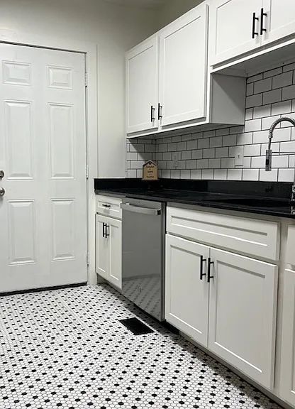 2552 NW 22nd St — Photo 5