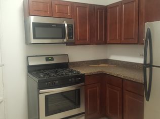 6319 N Mozart St APT 2B, Chicago, IL 60659