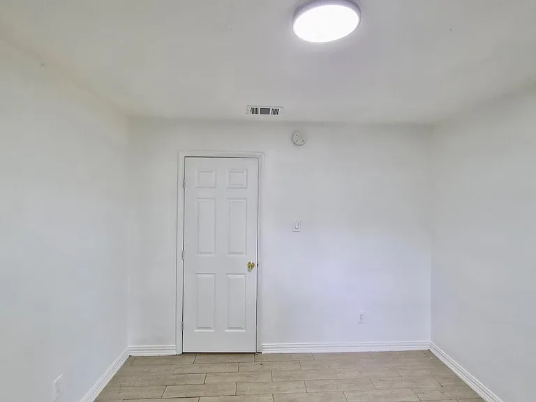 5013 Copperbend Blvd #B — Photo 8