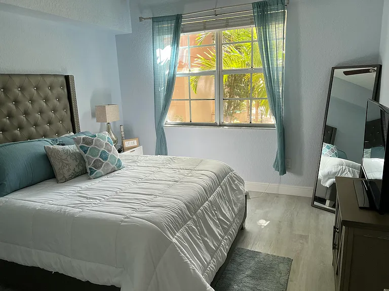 1805 N Flagler Dr #112 — Photo 14