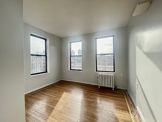 5th image of 4321 Broadway #5A