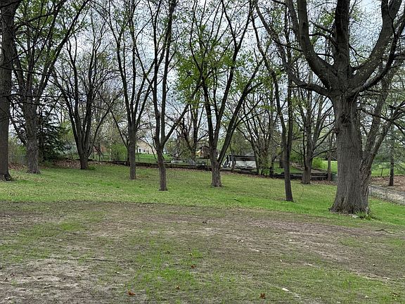 4th image of 1443 Pioneer Rd