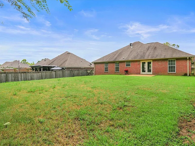 428 Wildberry Cir — Photo 23
