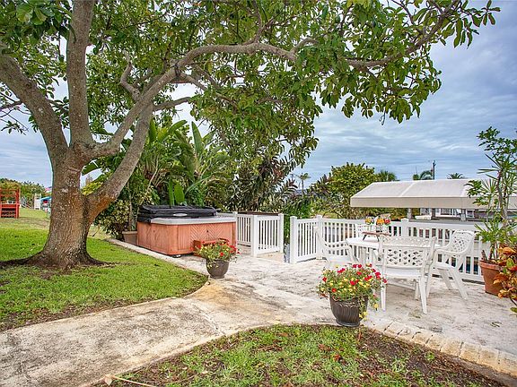 2nd image of 1372 Seagull Dr
