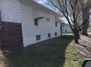 722 W 1st St, Pratt, KS 67124