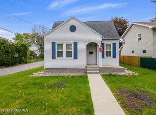 18 Fenwick Ave, Schenectady, NY 12304