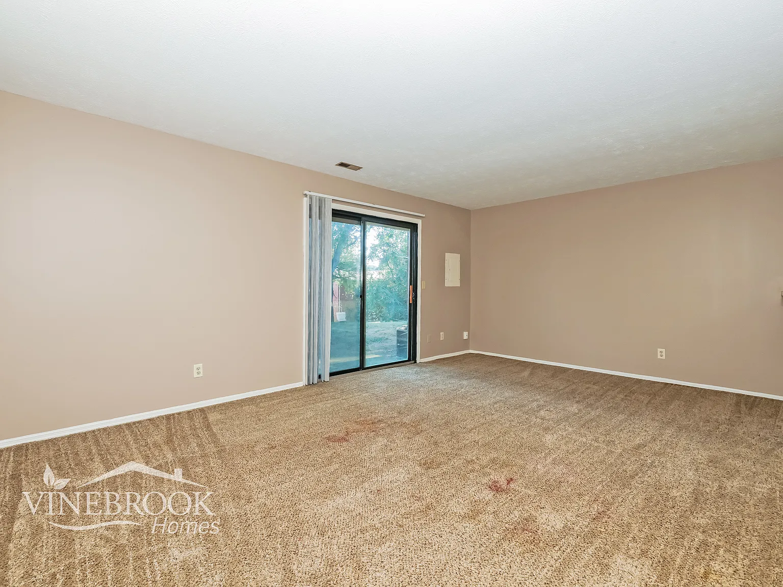 2499 Cross Village Drive — Photo 2