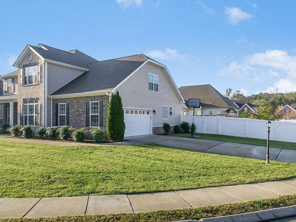 4th image of 6747 Neville Dr