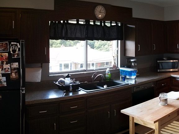 5th image of 700 Cora St