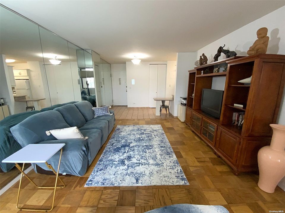 1st image of 27010 Grand Central Parkway #5U
