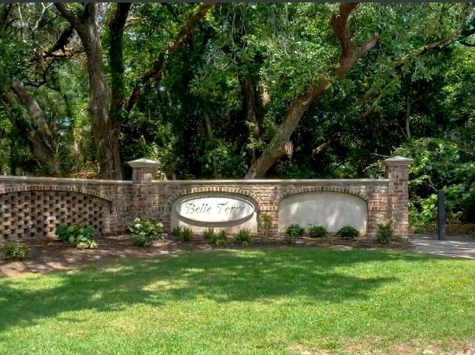 1st image of 628 Parrot Point Dr