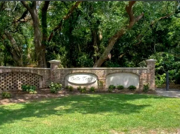 628 Parrot Point Dr, Charleston, SC 29412