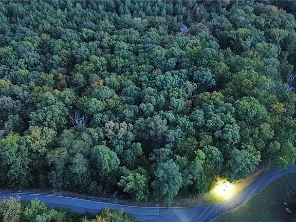 3rd image of 593 Boulder Ridge Dr