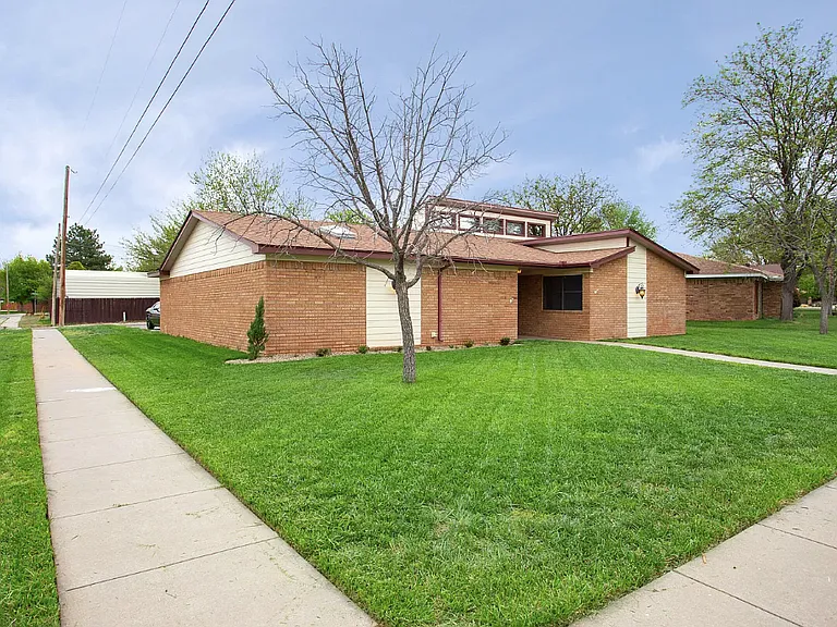 3301 Winton Dr — Photo 3
