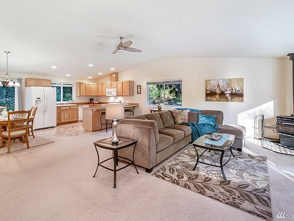 4th image of 4830 NE Deerbrook Ln