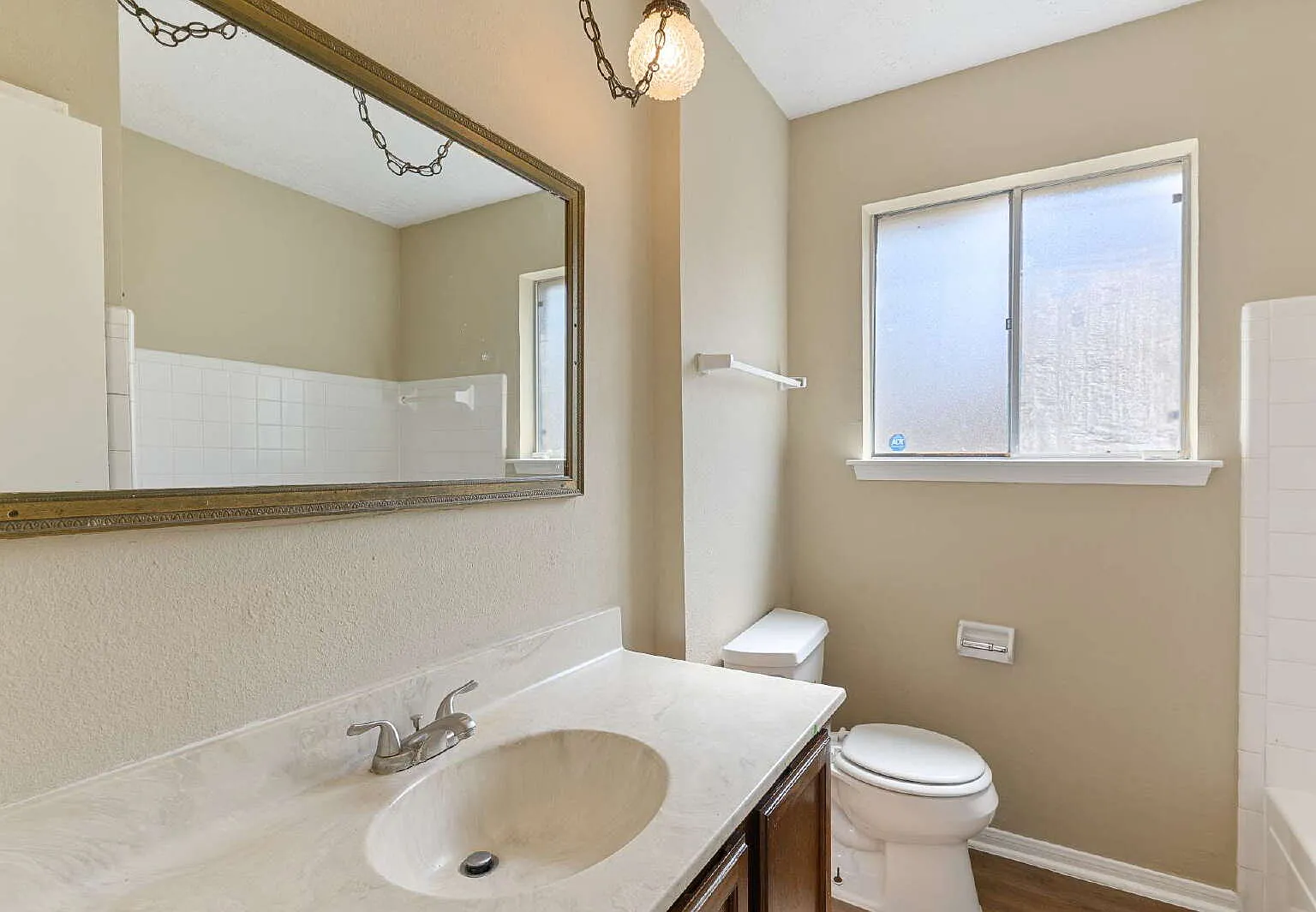 3 bed, 2.0 bath, 1603 sqft, $1,725 — Photo 3