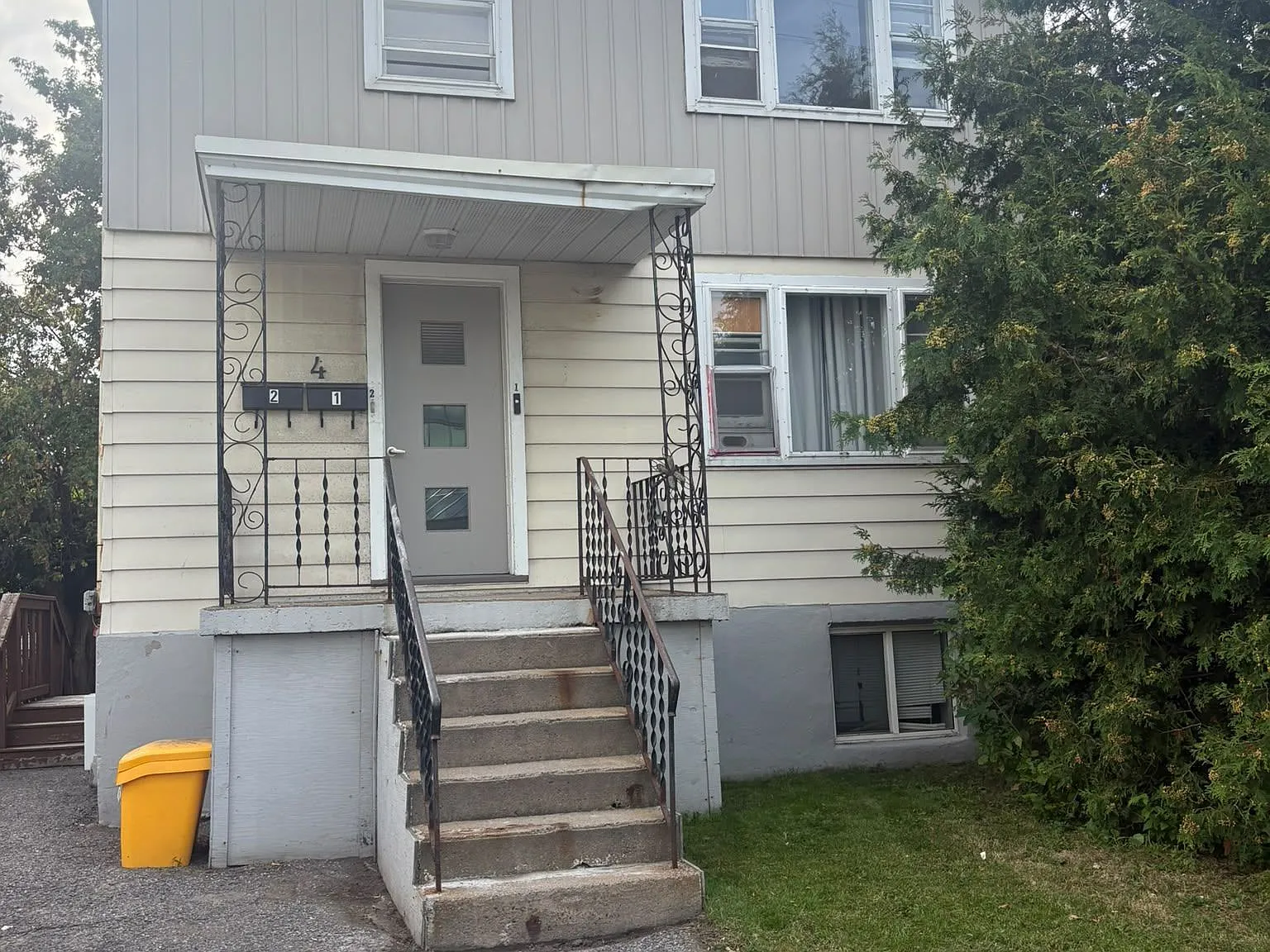 2 bed, $1,600 — Photo 1