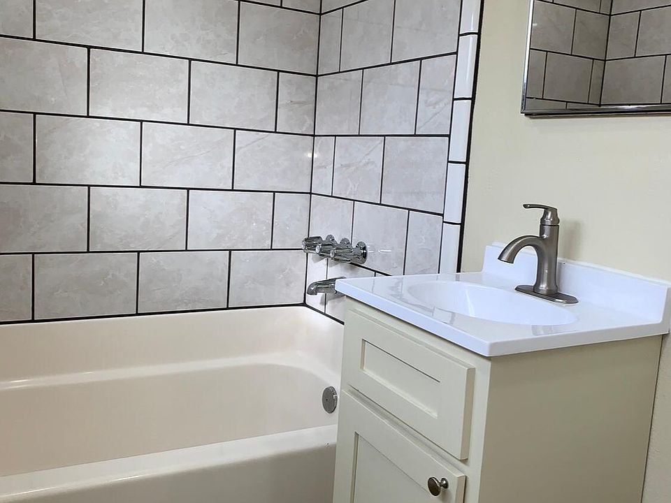 2nd image of 819 S Grevillea Ave #3/4