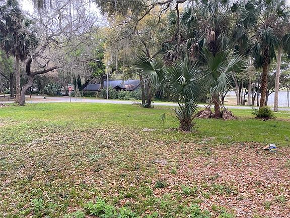 4th image of 500 W Mirror Lake Dr