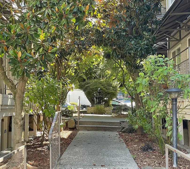 3825 34th Ave W #2