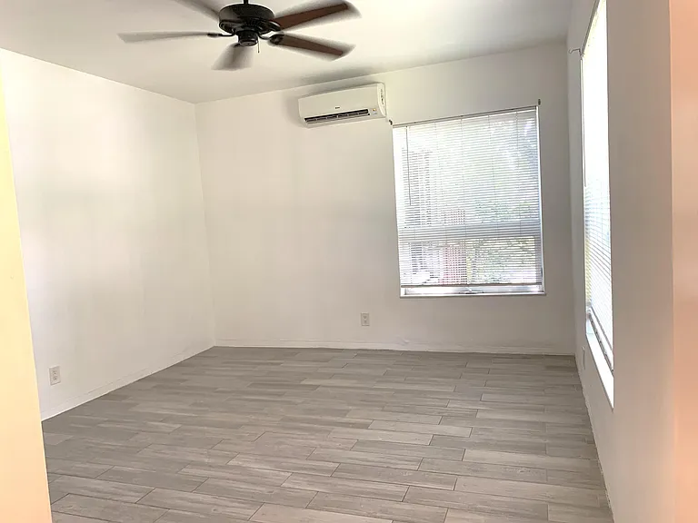 1500 NW 5th Ave #W — Photo 8