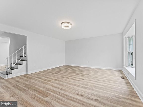 4th image of 15 Raleigh Pl