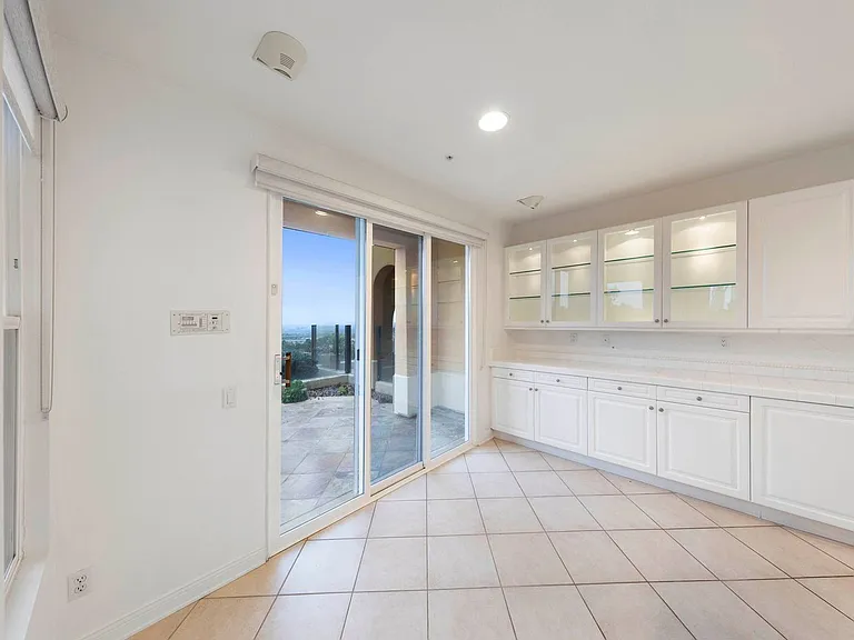 19 Lucania Dr — Photo 16