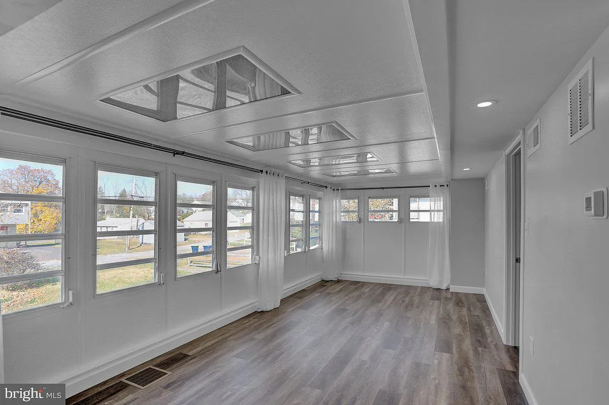 2 bed, 980 sqft, $1,895 — Photo 4