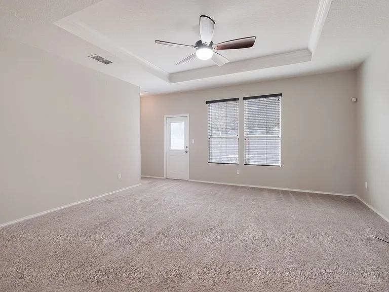 602 Trinity Mdw — Photo 17