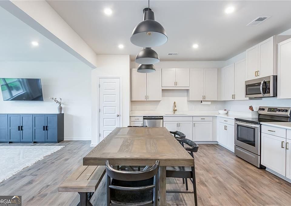 1st image of 23 Felton Walk SE