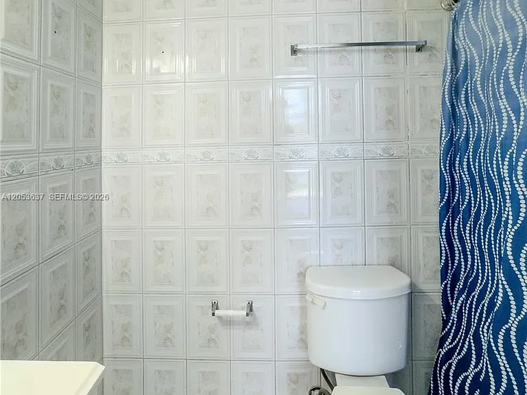 2075 NE 164th St #204 — Photo 12