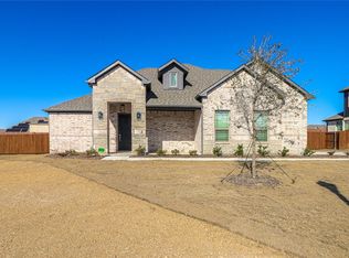 194 Wake Forest Ave, Red Oak, TX 75154