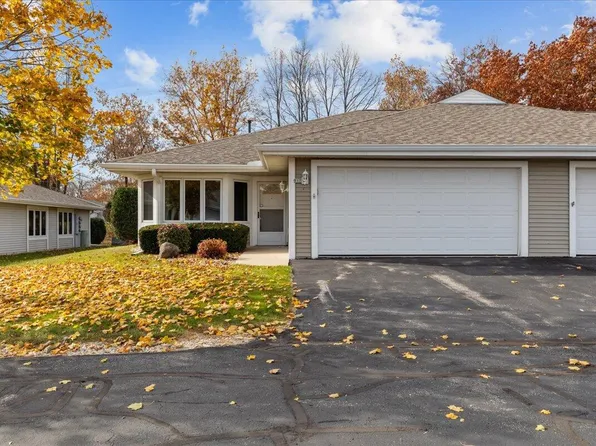 517 Hartford SQUARE #4, Hartford, WI 53027
