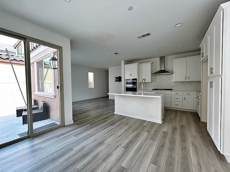 7559 Botany St — Photo 5
