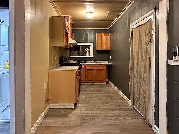5th image of 2734 N Humbert Ave