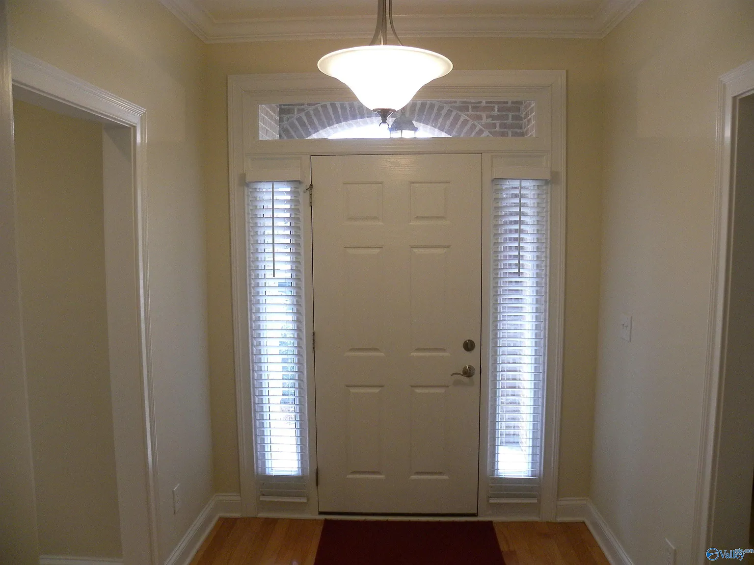 3 bed, 2.0 bath, 2124 sqft, $1,950 — Photo 4