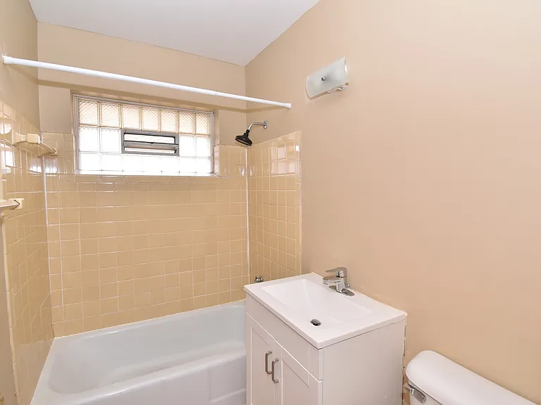7722 W Congress St #7 — Photo 13
