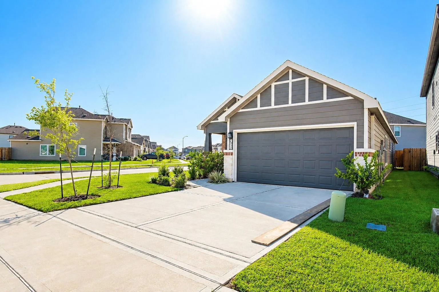 4 bed, 2.0 bath, 1648 sqft, $2,350 — Photo 3