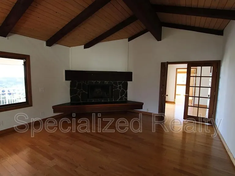 3694 Berwick Dr — Photo 4