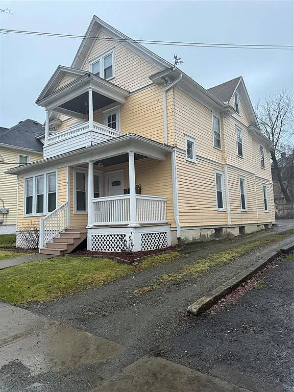 3 bed, 1030 sqft, $1,450 — Photo 1