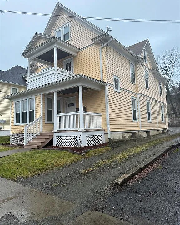 9 Minden Ave #1