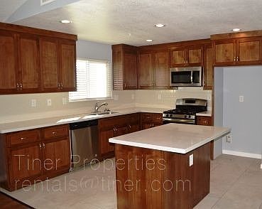 5th image of 1436 Katharine Ave