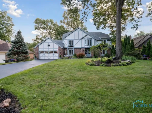 4445 Woodbriar Dr, Toledo, OH 43623