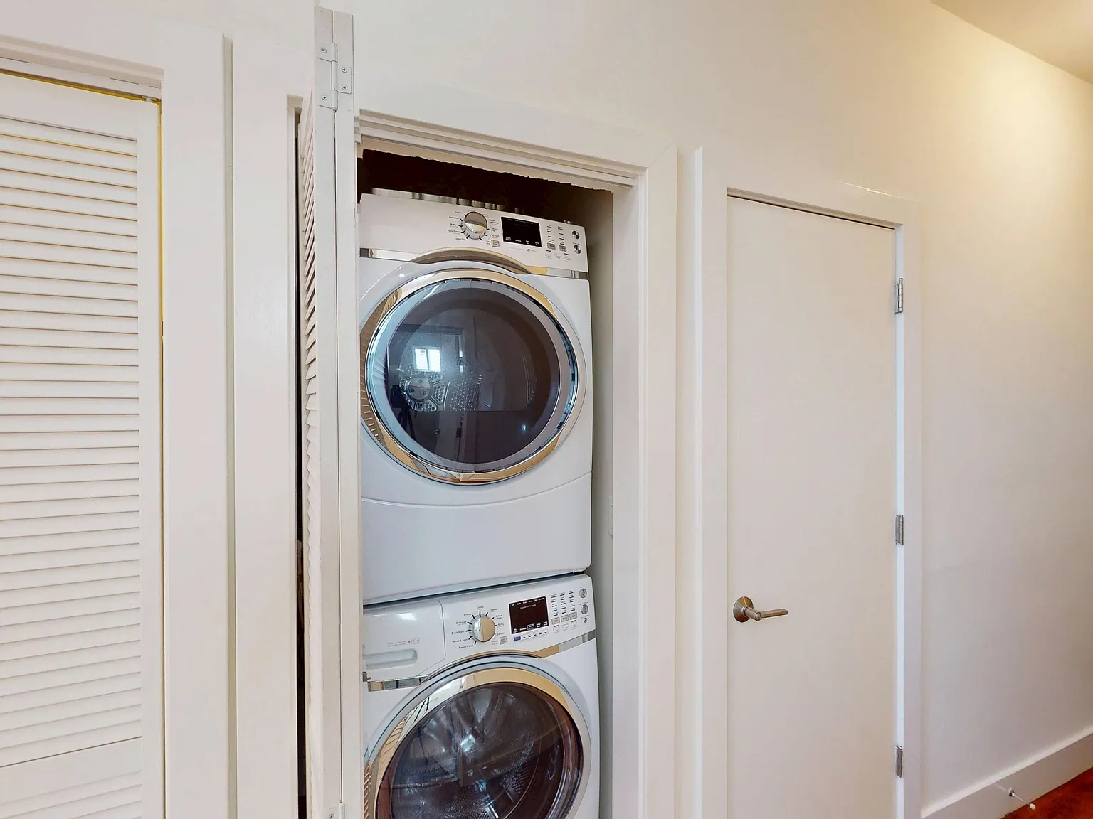 1 bed, $5,295 — Photo 4