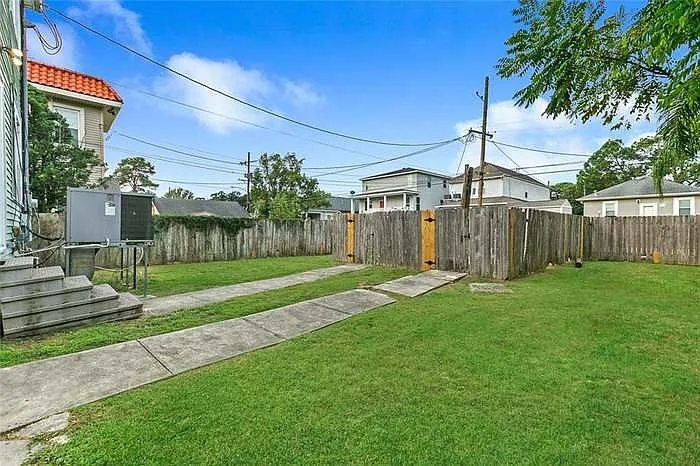 5864 Louis Xiv St — Photo 18