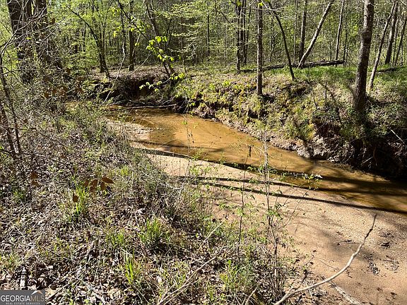 2nd image of 1073 Blount Rd